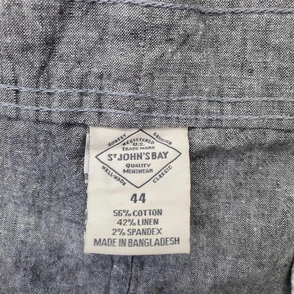 St. John's Bay Cargo Shorts Mens 44 Gray Comfort Waistband 10 Inseam Classic Fit